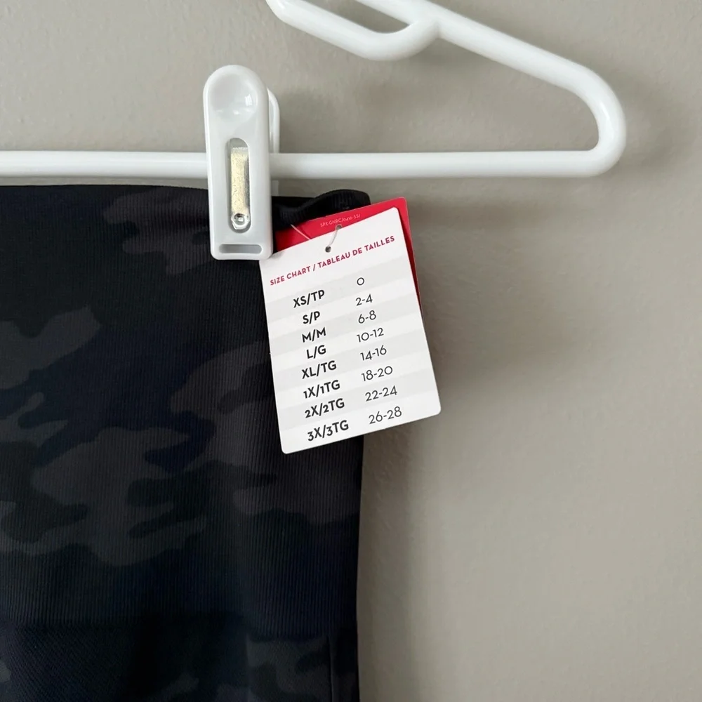 NWT SPANX EcoCare Seamless Leggings in Black Camo